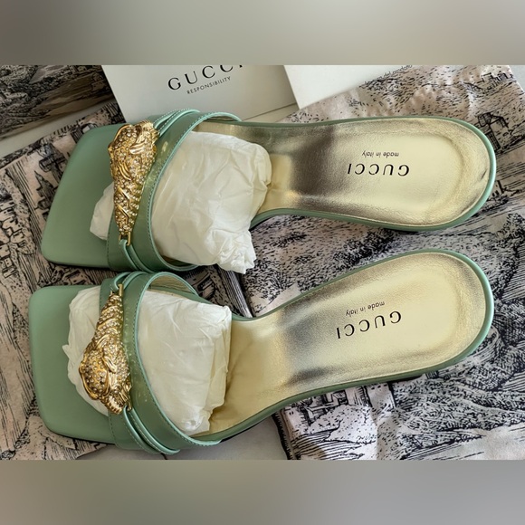 Gucci green glossy tiger Dora toe slide sandals ( size7 ) - Picture 2 of 12